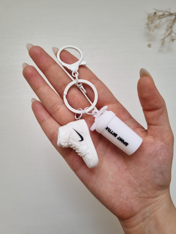 چارم (آویز) پینترستی ورزشی 👟